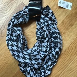Houndstooth Infinity Scarf